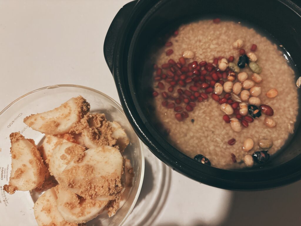 炊く前のお鍋と、引き揚げた糠漬け