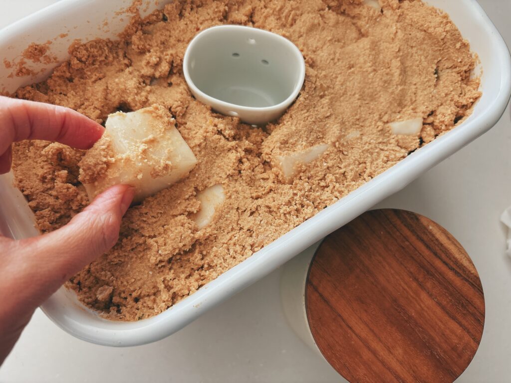 本日の糠床。大根が甘くなってます