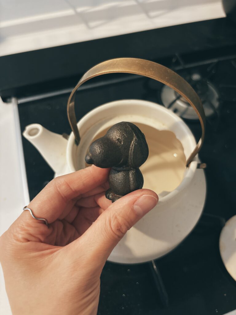 スヌーピーの南部鉄玉